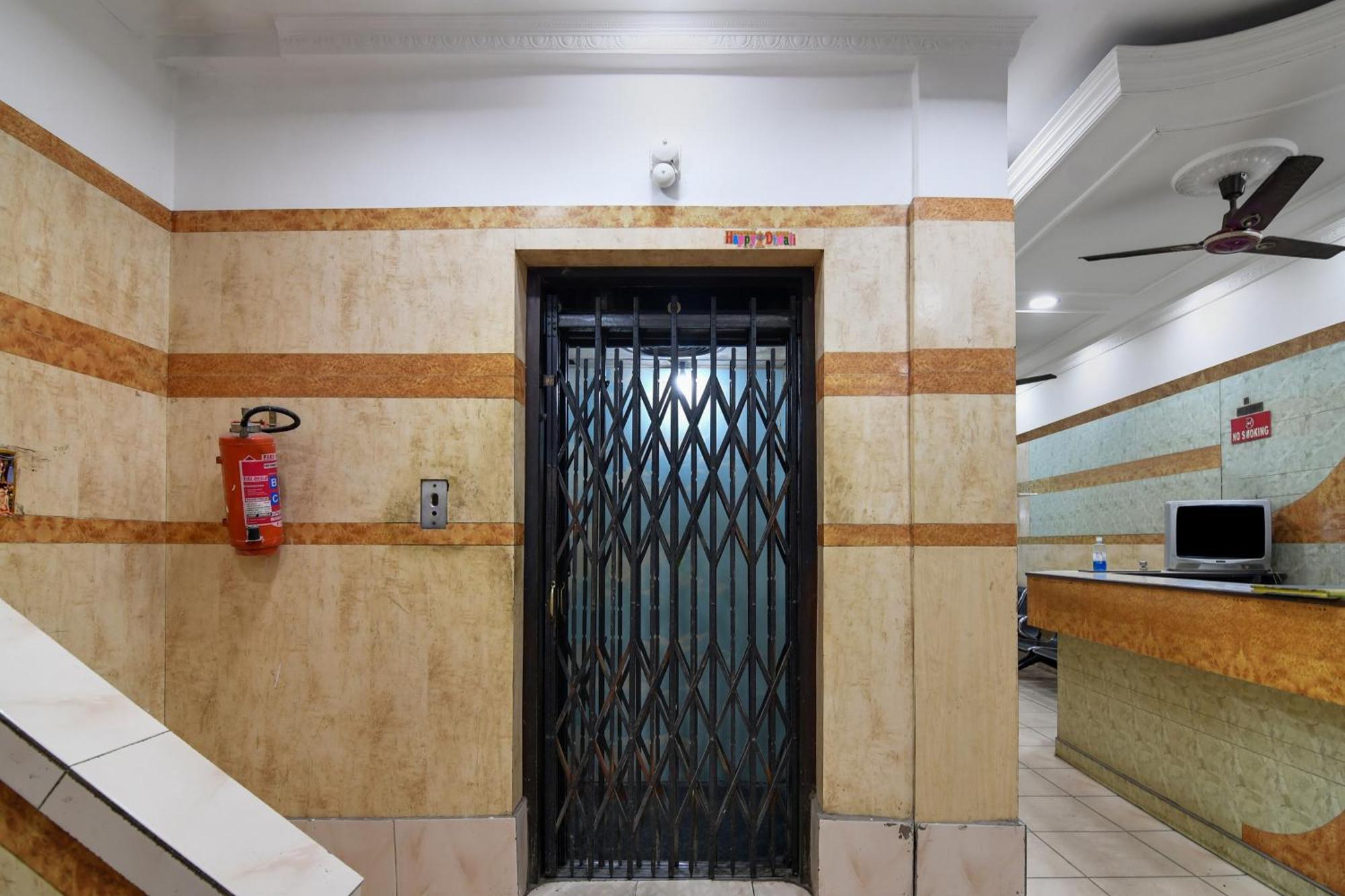 Hotel O Dinar Колката Екстериор снимка